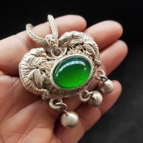 Antique Silver Pendant with Green Jade Ruyi Lock and Chain (4)