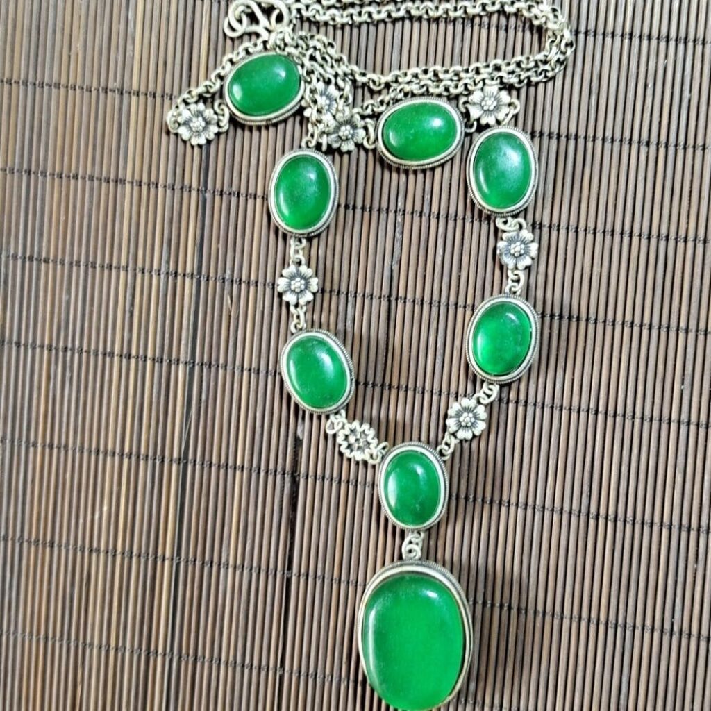 Vintage ice jade pendant necklace with old silver inlay