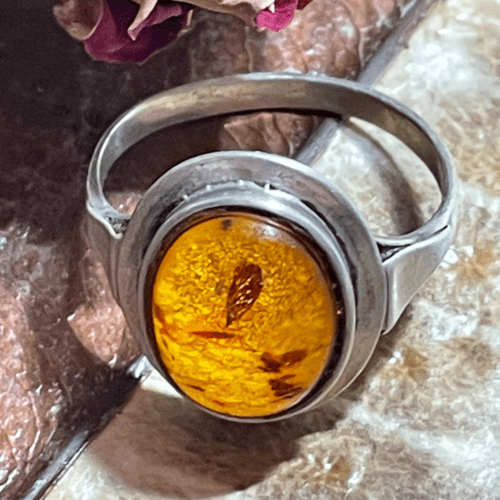 Vintage European Baltic Silver Amber Ring – Classic Design, US Size 9