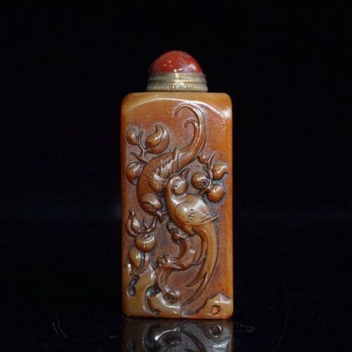 Antique Shoushan stone snuff bottle with Double Happiness motif