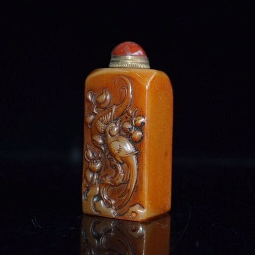 Antique Shoushan stone snuff bottle with Double Happiness motif