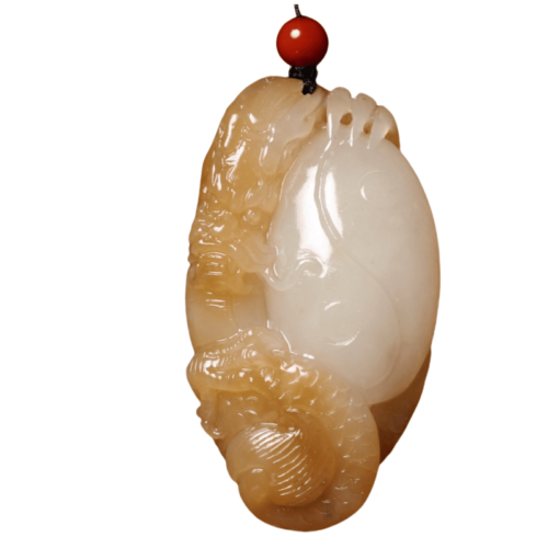 Hotan Sugar Jade Dragon Turtle Anhänger, handgeschnitzt, Qiaose Technik, natürliche Farbe.